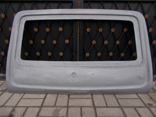 Стеклопластиковая крышка багажника LADA 4x4 (ВАЗ 2121) 